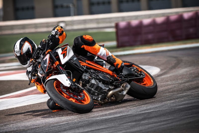 EICMA 2016:   KTM 1290 Super Duke R 2017